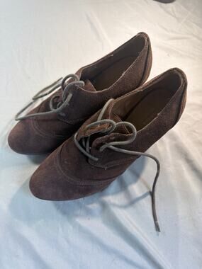 Sonoma Brown Suede Oxford Heel women's size 8